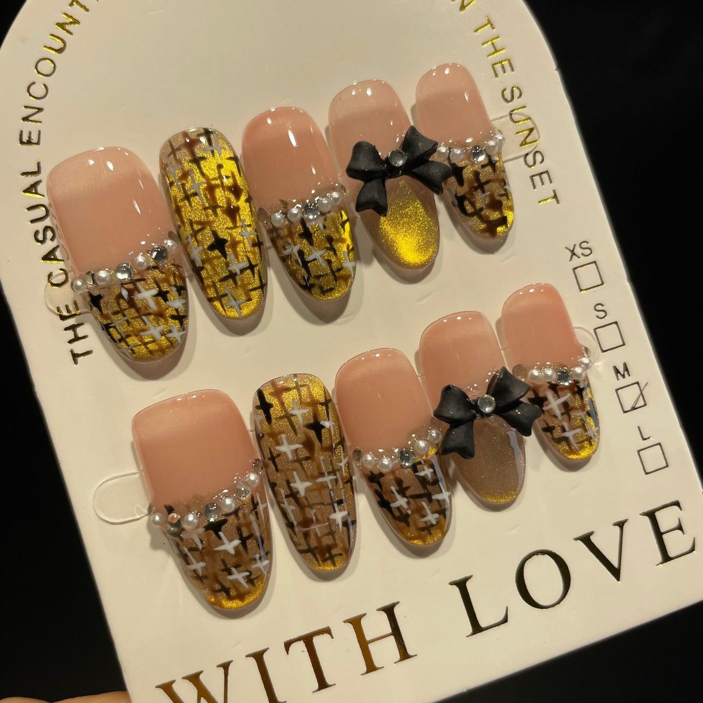 Handmade Press On Nails Medium Almond Elegant gold check