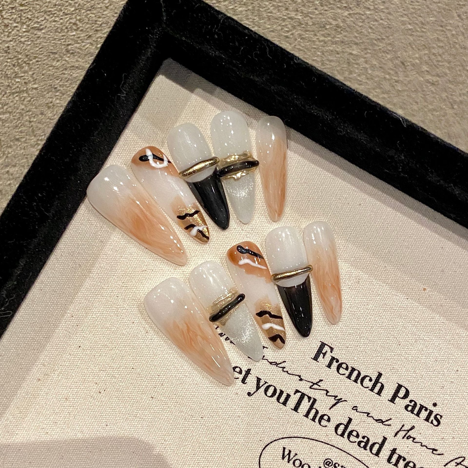 Y-H hand made press on nails Golden Brown 2022
