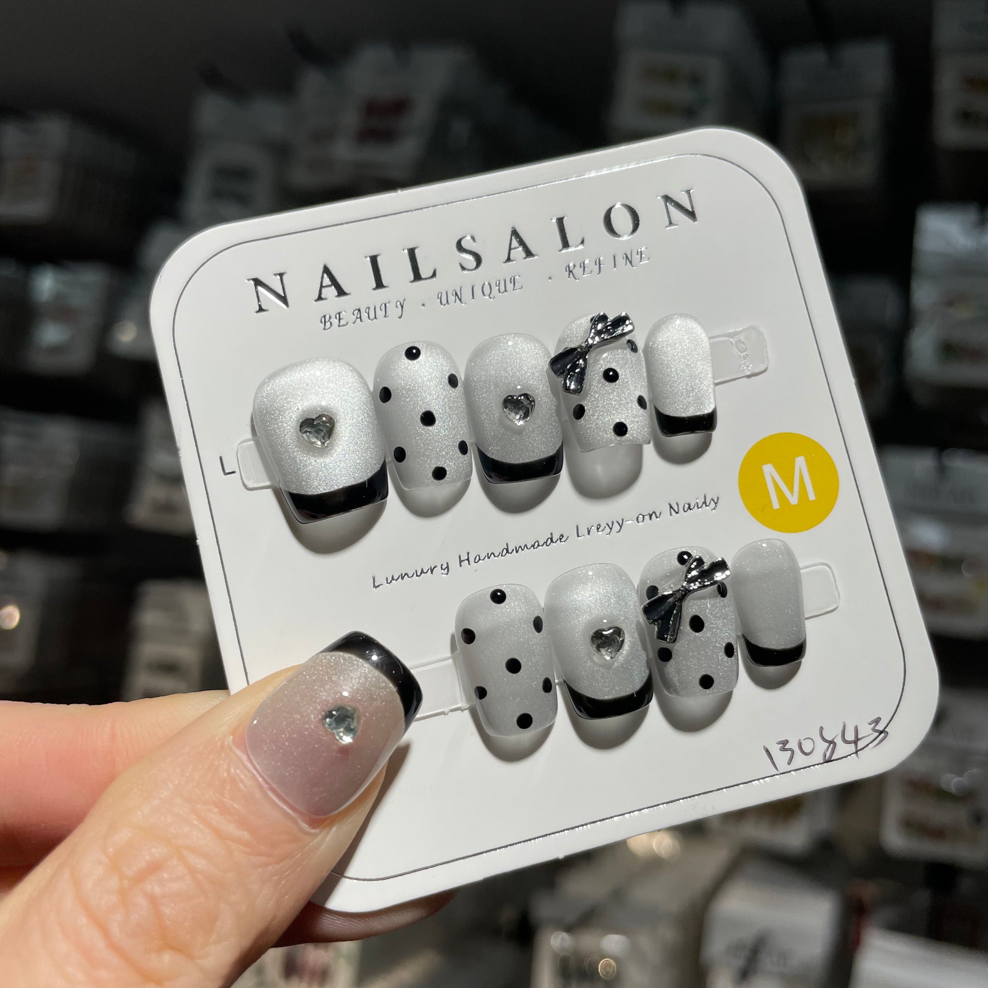 Y-H hand made press on nails Dark color 017