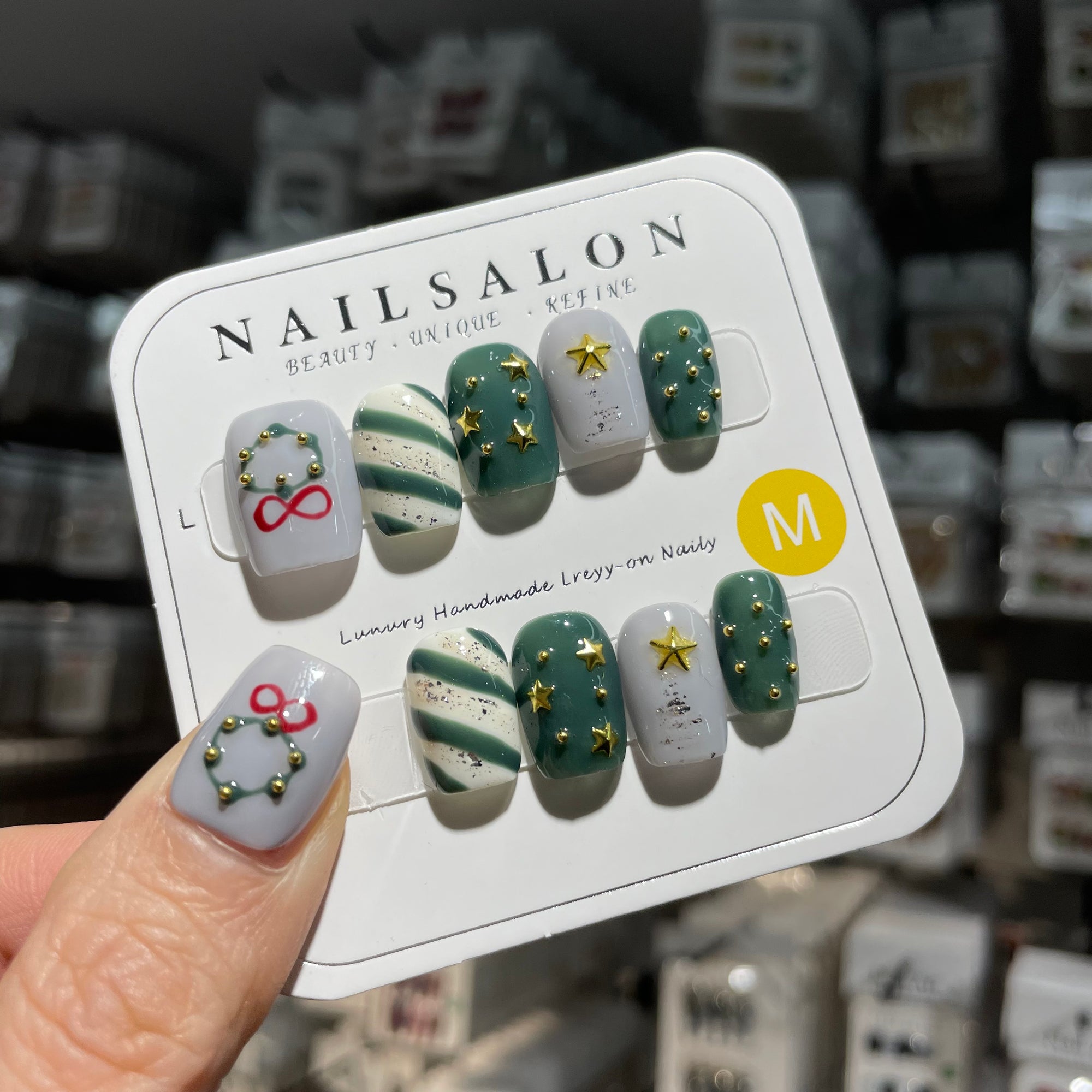 Y-H hande made press on nails Gold Star 018