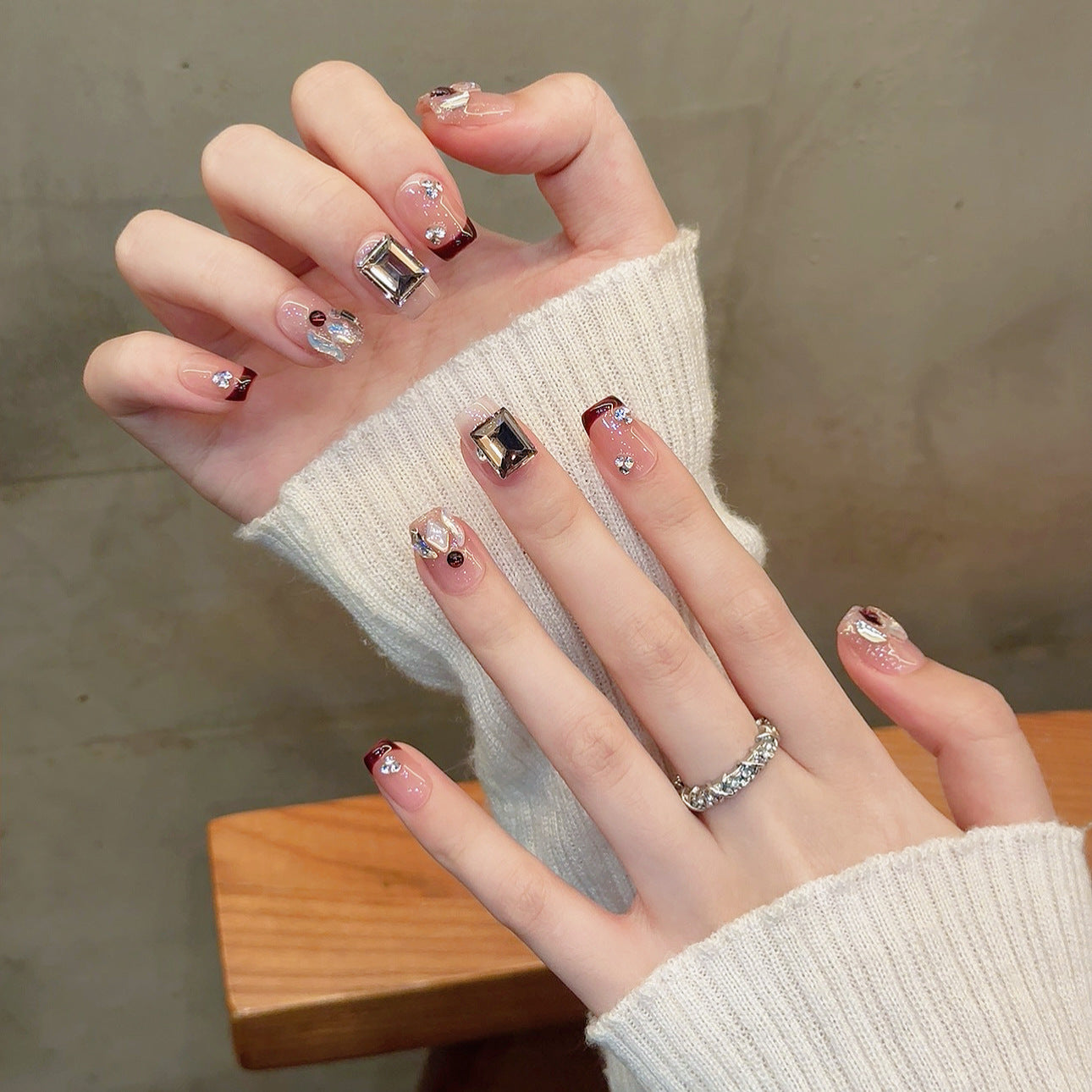 Y-H hand made press on nails Rhinestones 2072
