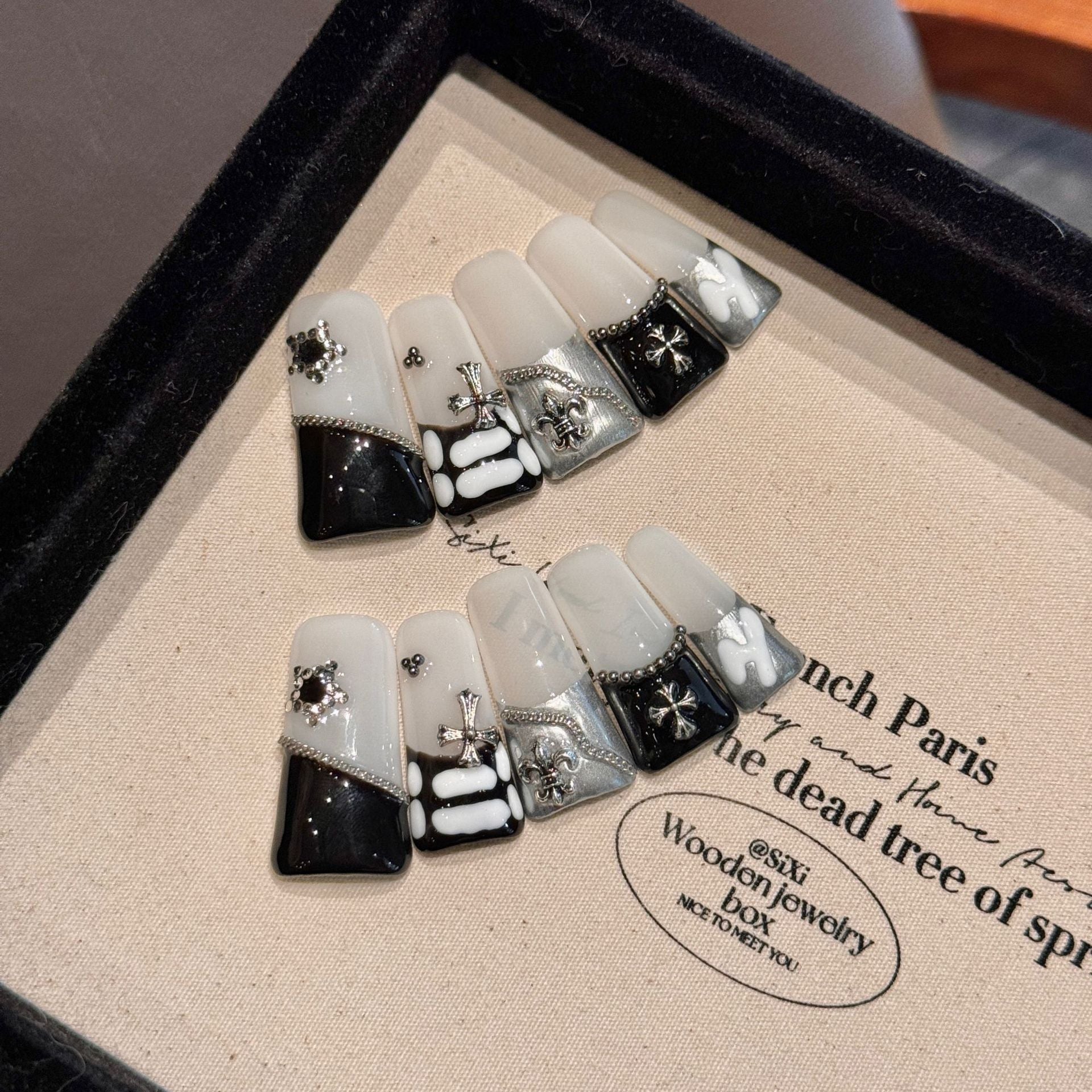 Y-H hand made press on nails Cyberpunk 2160