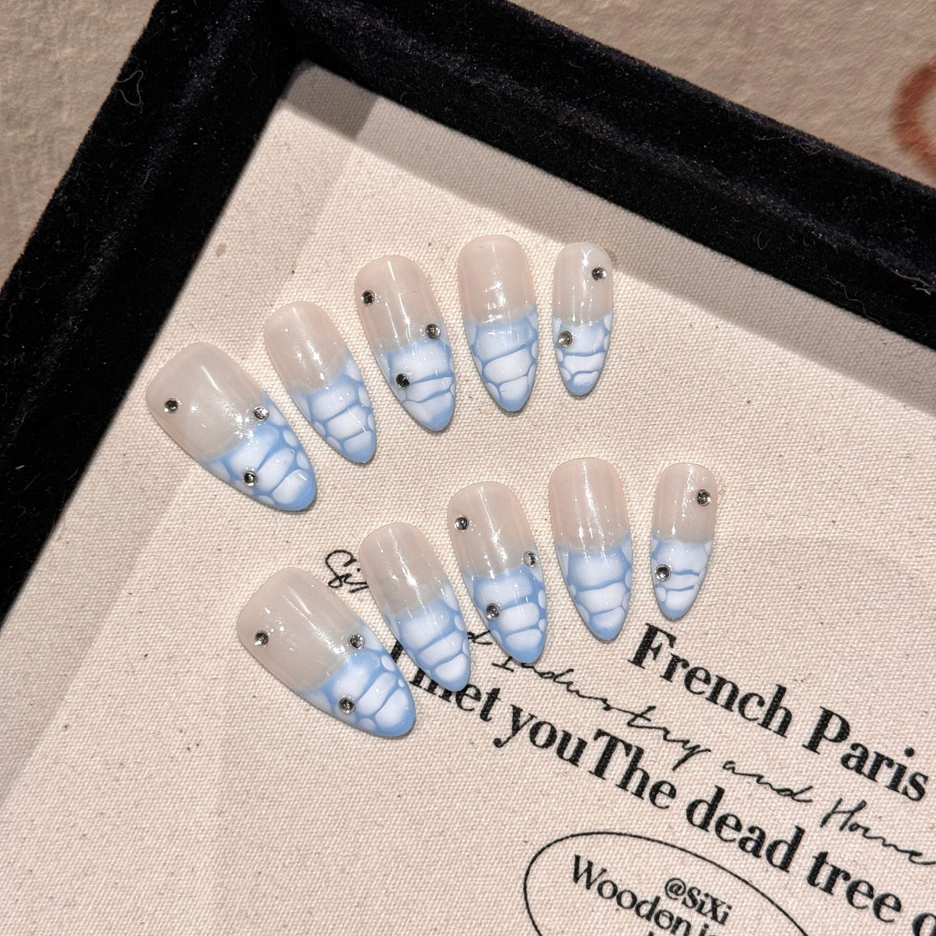 Y-H hand made press on nails Crocodile pattern 2167