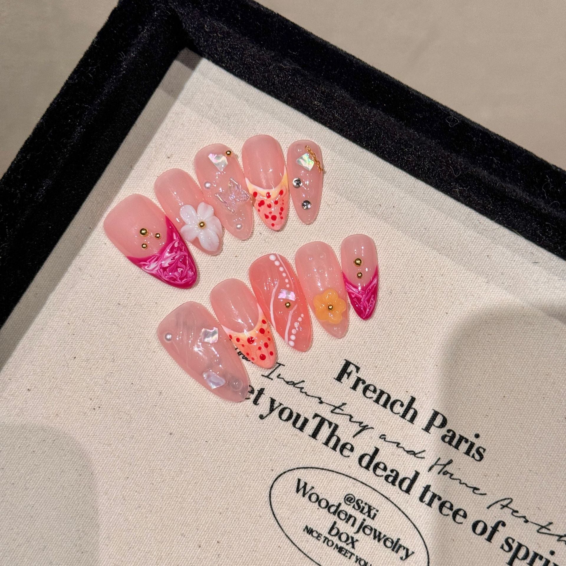 Y-H hand made press on nails Temperamental Flowers 2182