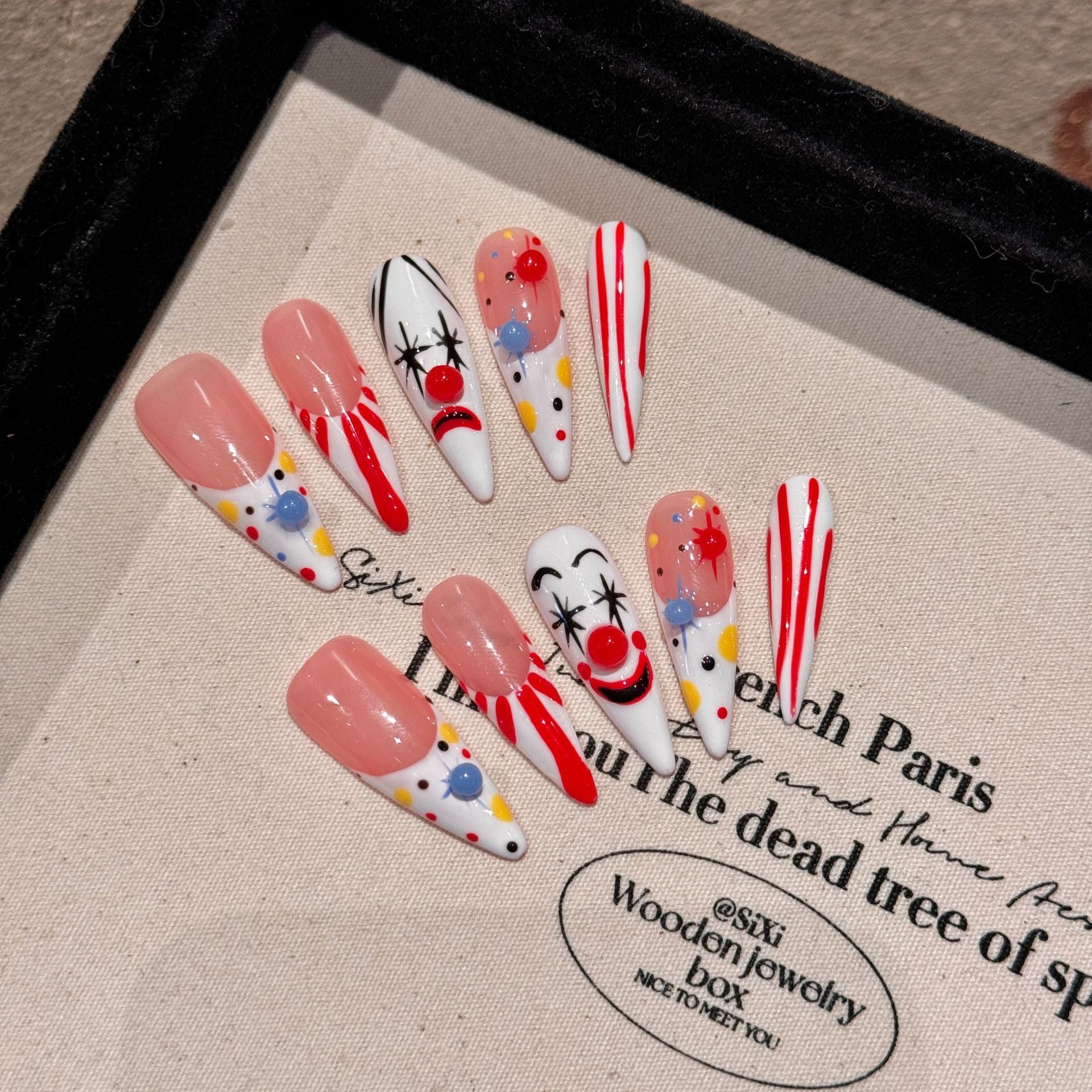 Y-H hand made press on nails Clown Mask 2186