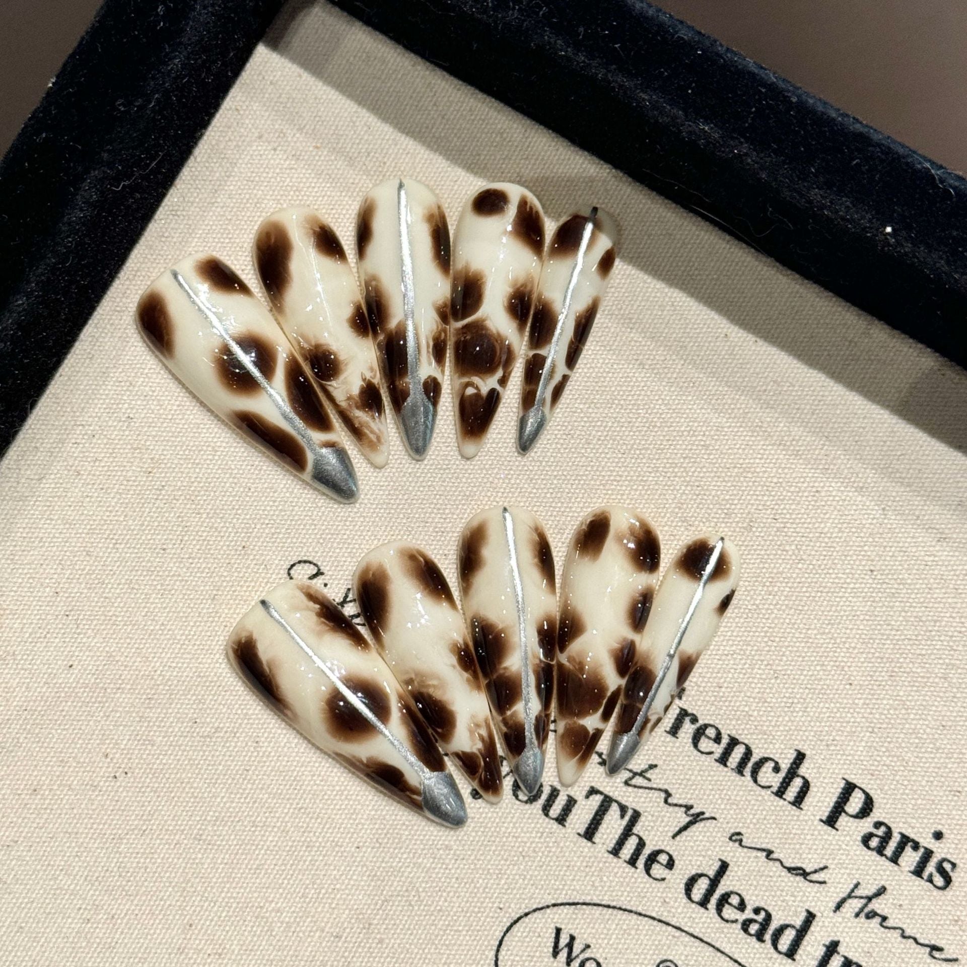 Y-H Devil's Flower Leopard 2304