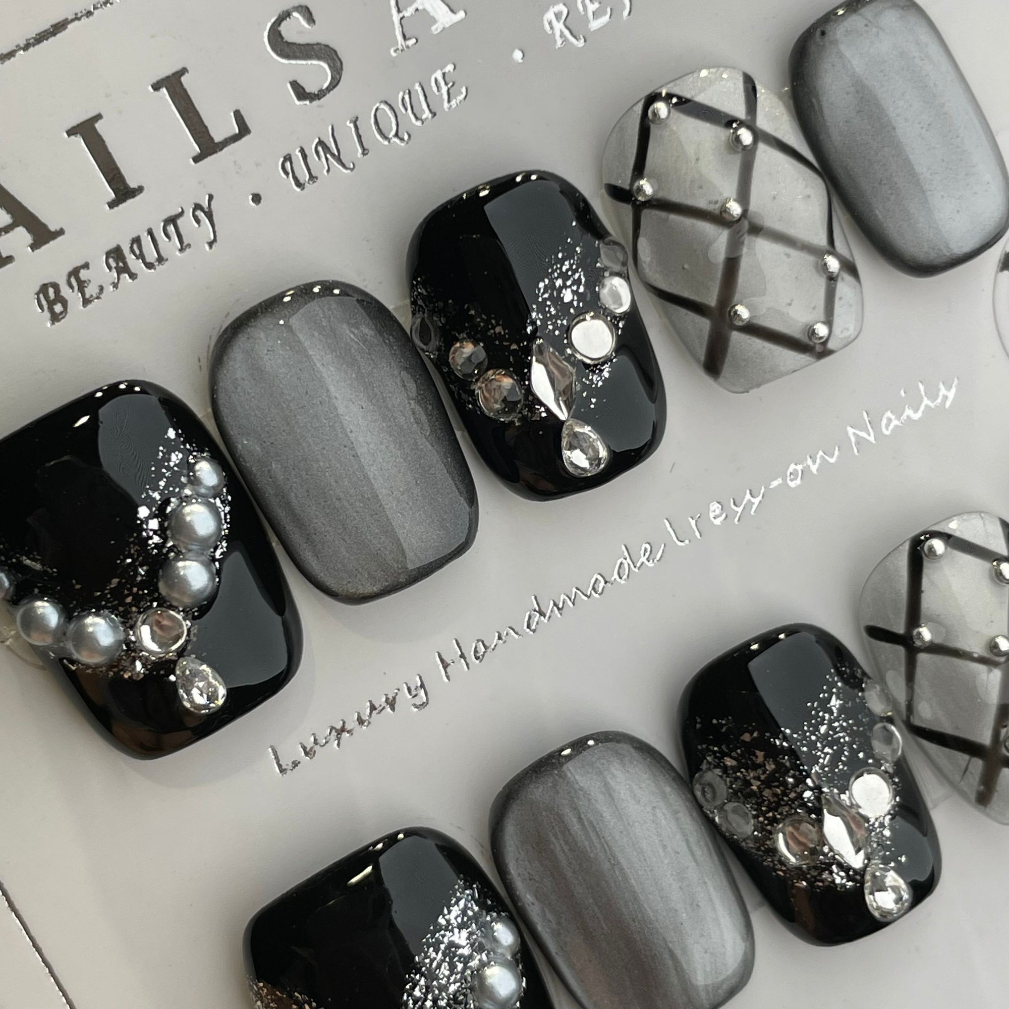 Handmade Press On Nails Short Coffin Black cat-eye necklace-YiH