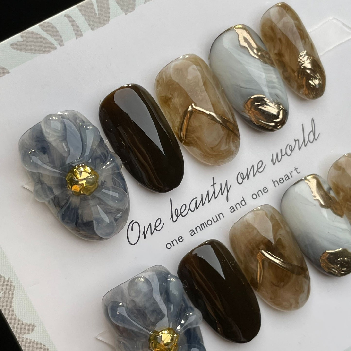 Handmade Press On Nails Short Oval Marble hand pinch flower