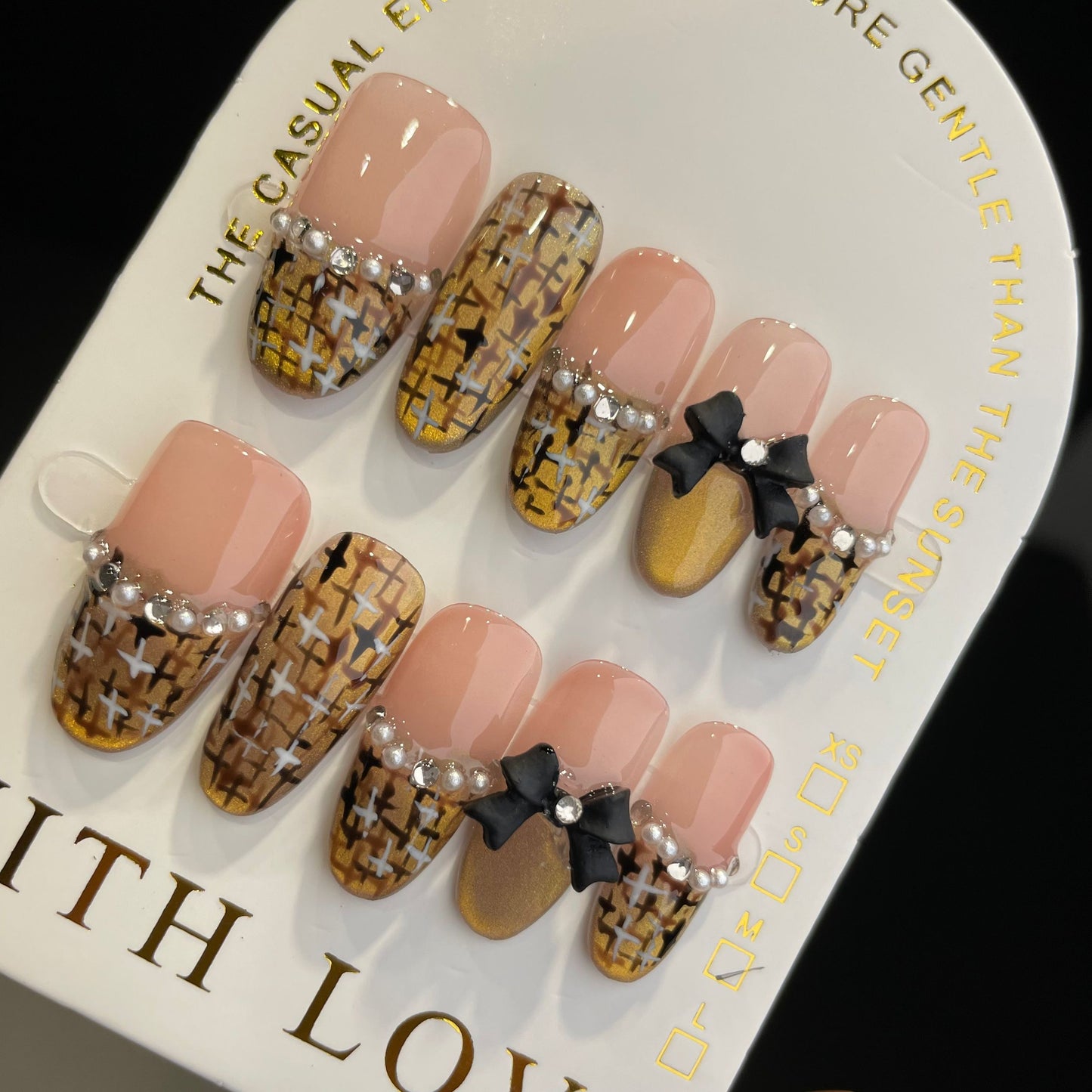 Handmade Press On Nails Medium Almond Elegant gold check