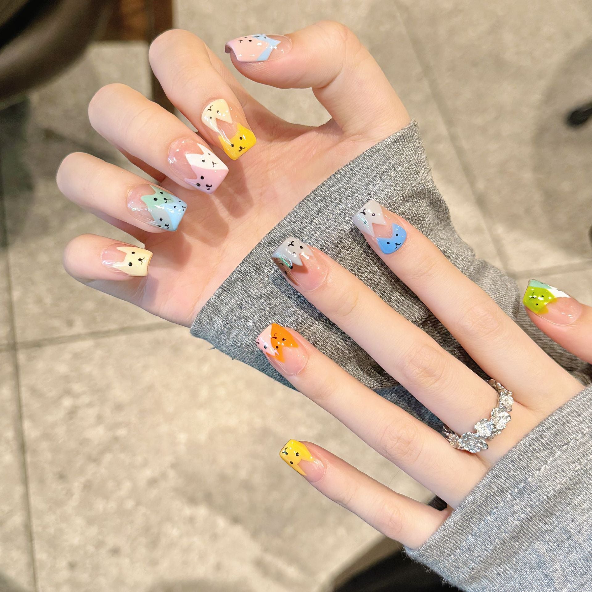 Handmade Press On Nails Short Coffin Color folding cat