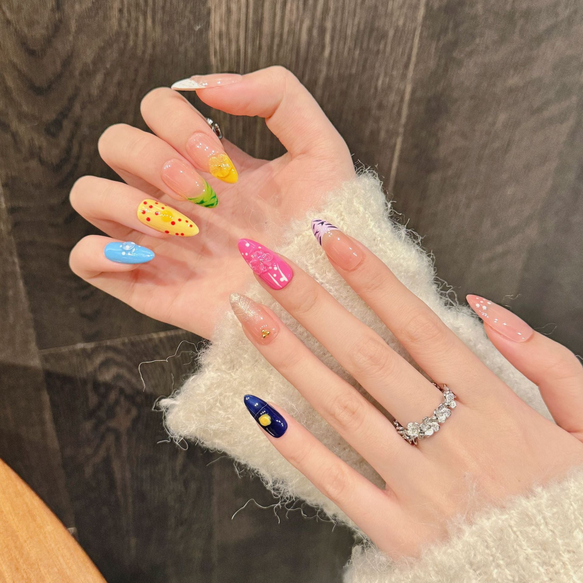 Handmade Press On Nails Medium Almond Summer dopamine