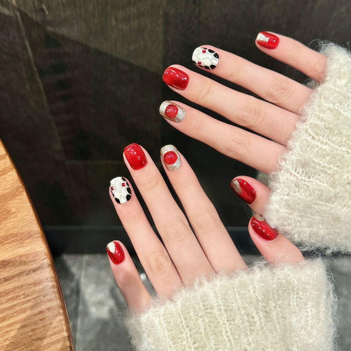 Handmade Press On Nails Short Square The red Medusa