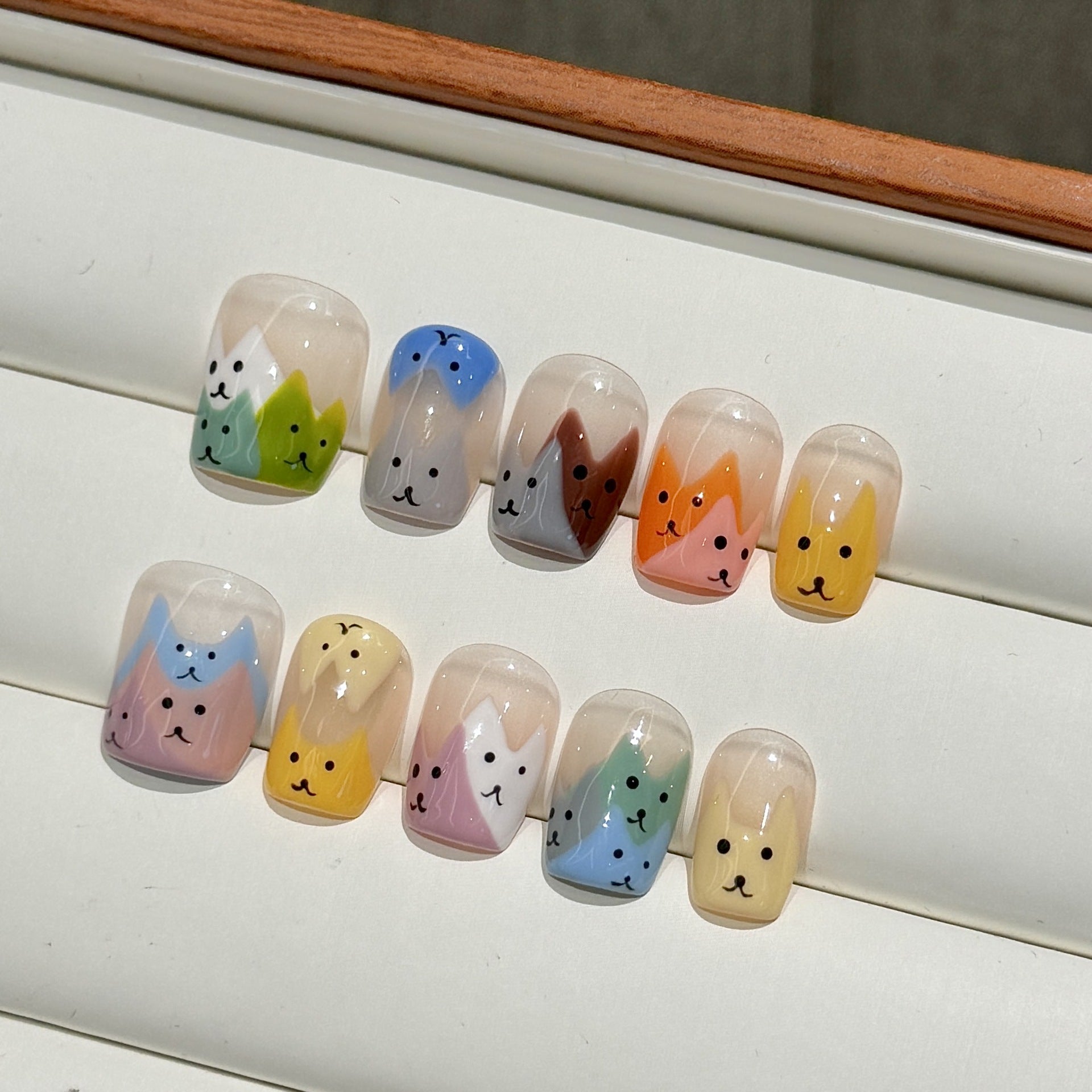 Handmade Press On Nails Short Coffin Color folding cat