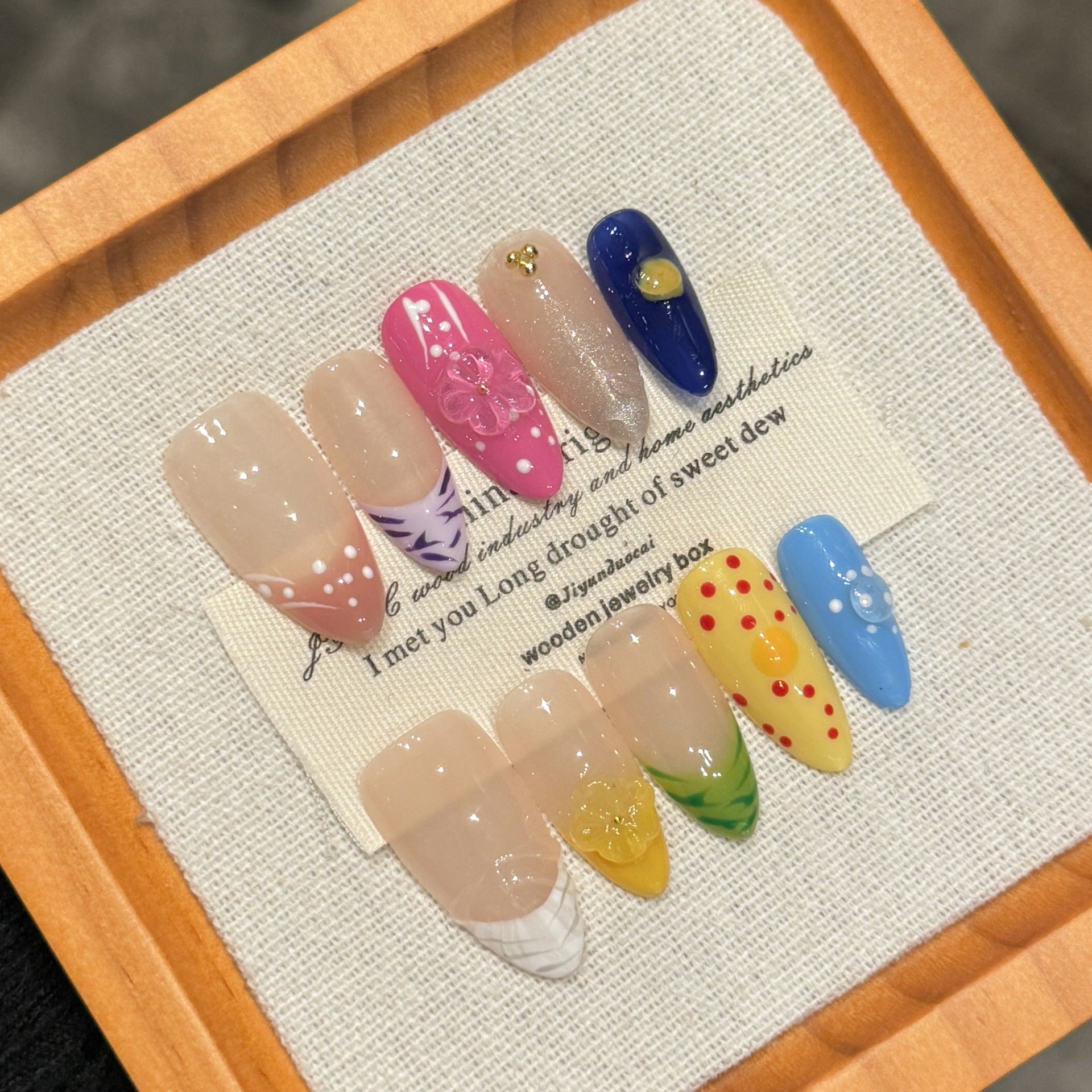 Handmade Press On Nails Medium Almond Summer dopamine
