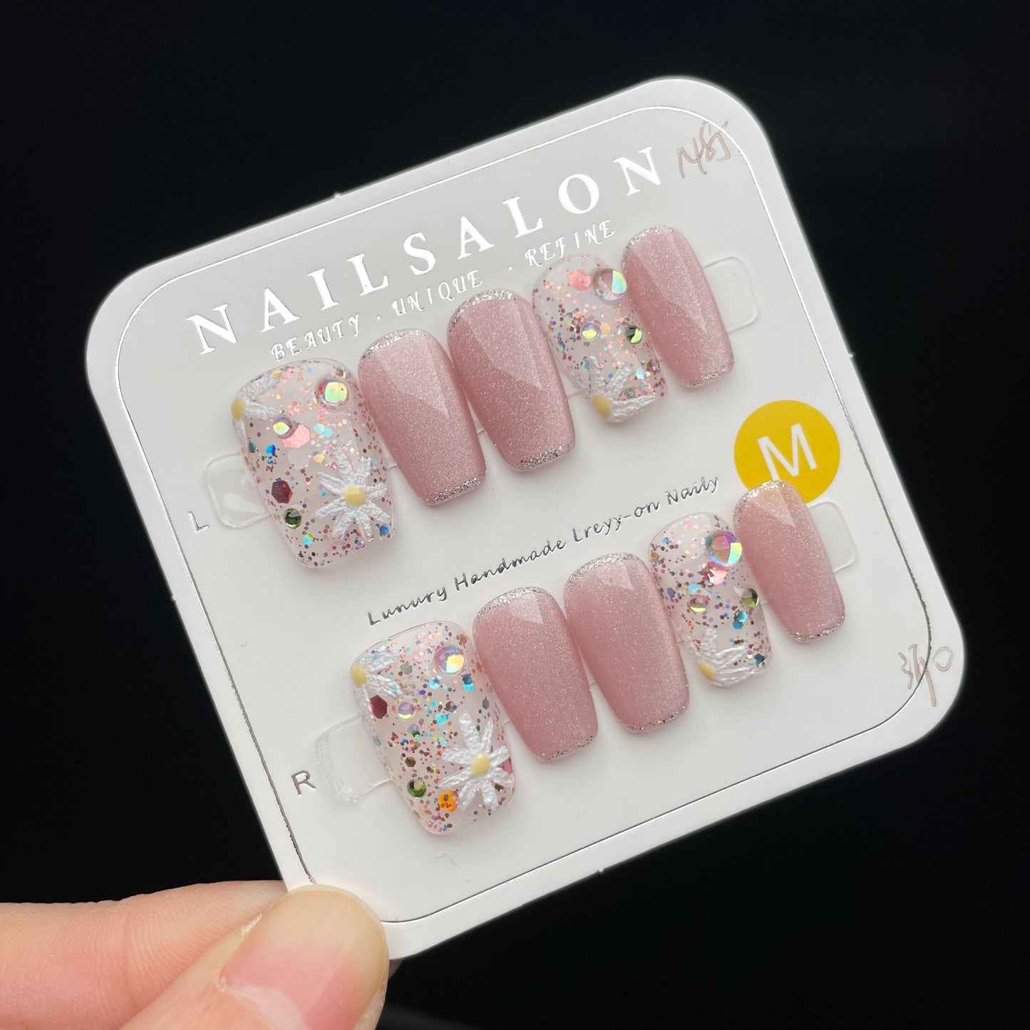 Handmade Press On Nails Medium Coffin Glitter daisies