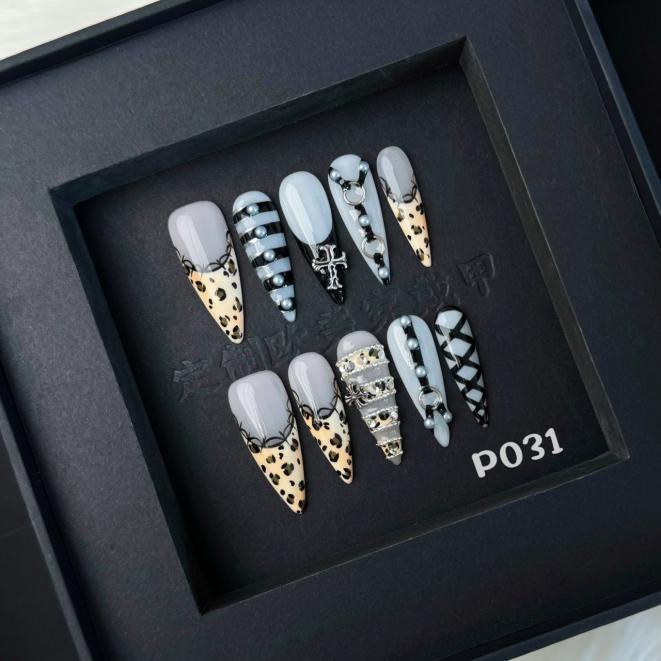 Handmade press on nail P031