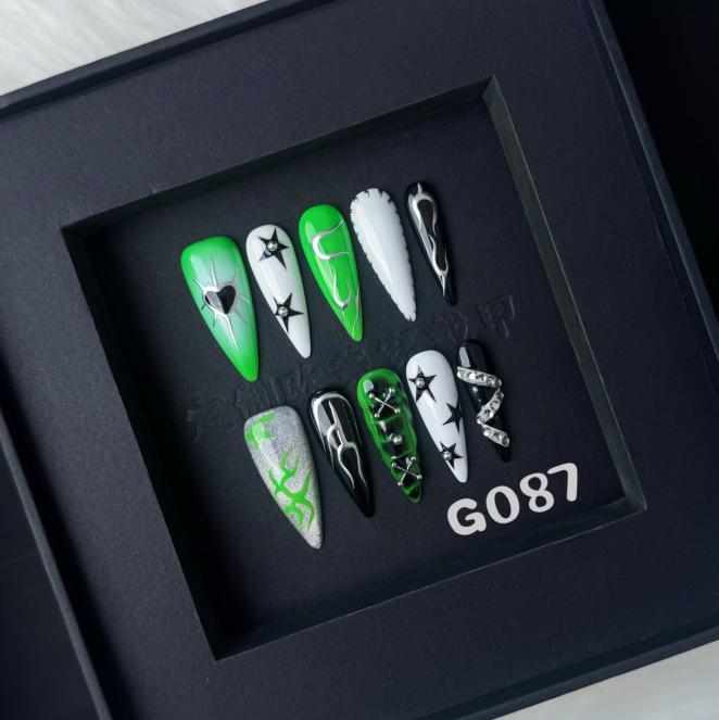 Handmade press on nail G087